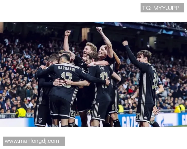 英超精彩对决尤文图斯逆转里昂补时绝杀引发全场狂欢