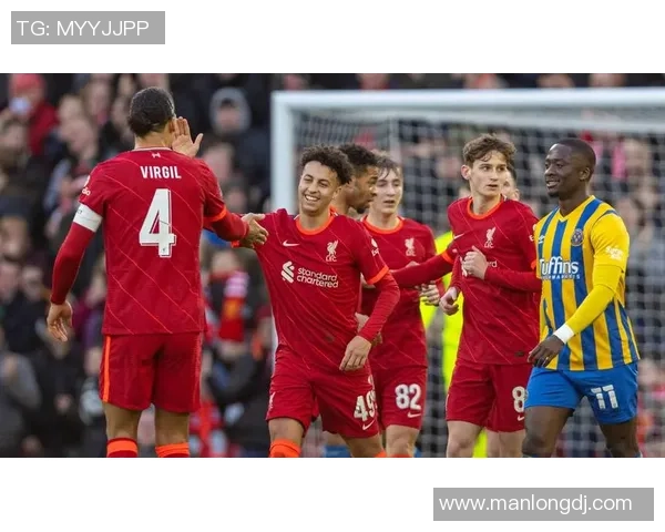 足总杯经典对决AC米兰险胜多特蒙德红牌事件引发全场热议与战术分析