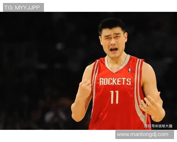 姚明贝尔苦笑背后的故事与篮球梦想的坚持与挑战