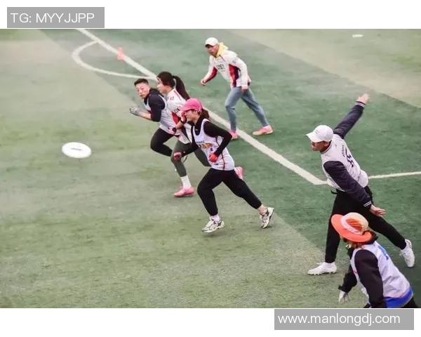 重庆飞盘队领跑最新飞盘配合TOP10展现团队默契与实力 重庆飞盘队领跑最新飞盘配合TOP10展现团队默契与实力