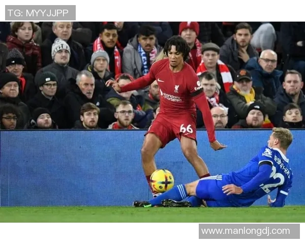 世界杯精彩对决利物浦凭乌龙球险胜AC米兰全场沸腾