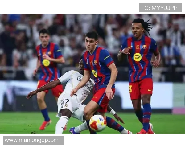 意甲激战巴萨逆转巴黎圣日耳曼引爆全场转会传闻不断