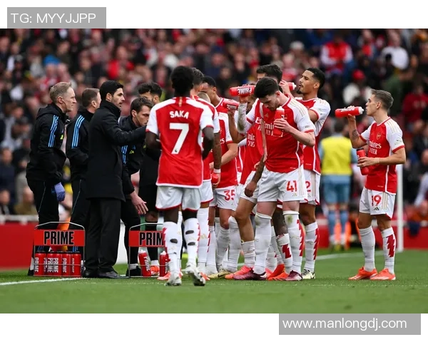 德甲激战阿森纳惊险逆转拜仁补时绝杀引发争议判罚全场沸腾