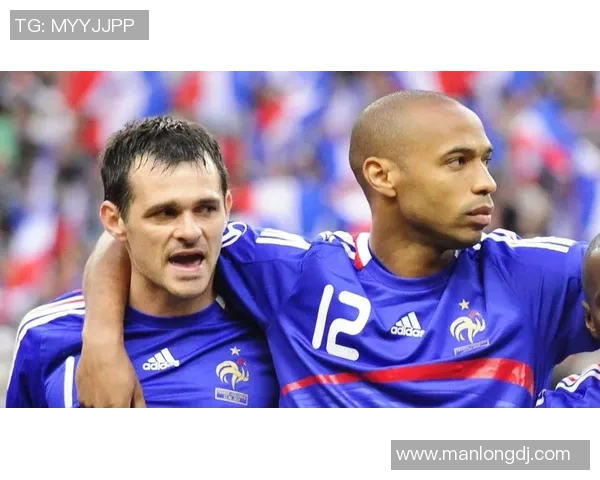 阿森纳与拜仁友谊赛激战四三红牌事件引发全场热议与十大精彩进球回顾