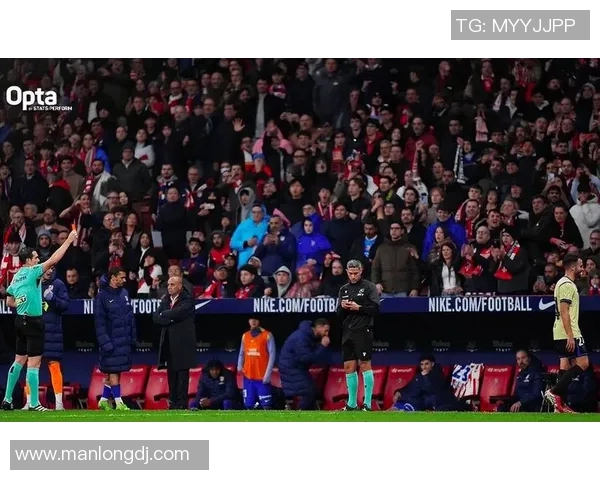 巴萨友谊赛险胜多特蒙德红牌事件引发全场热议与争议