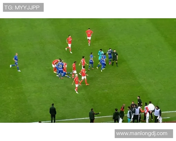 国王杯激战利物浦大胜尤文图斯争议判罚引发全场热议 国王杯激战利物浦大胜尤文图斯争议判罚引发全场热议