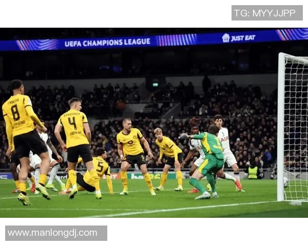 巴黎圣日耳曼大胜多特蒙德红牌事件引发全场热议与争议