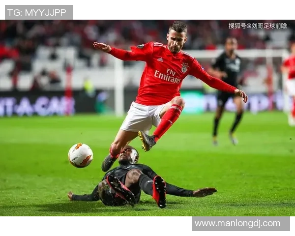 德甲精彩对决本菲卡逆转里昂全场沸腾转会传闻引关注